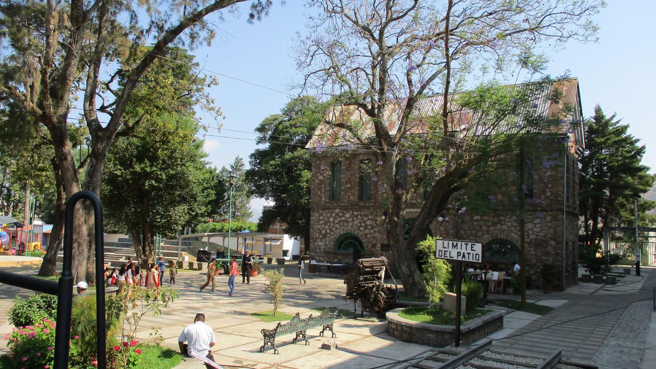 Hotel Villa Monarca Inn Zitacuaro Exterior photo