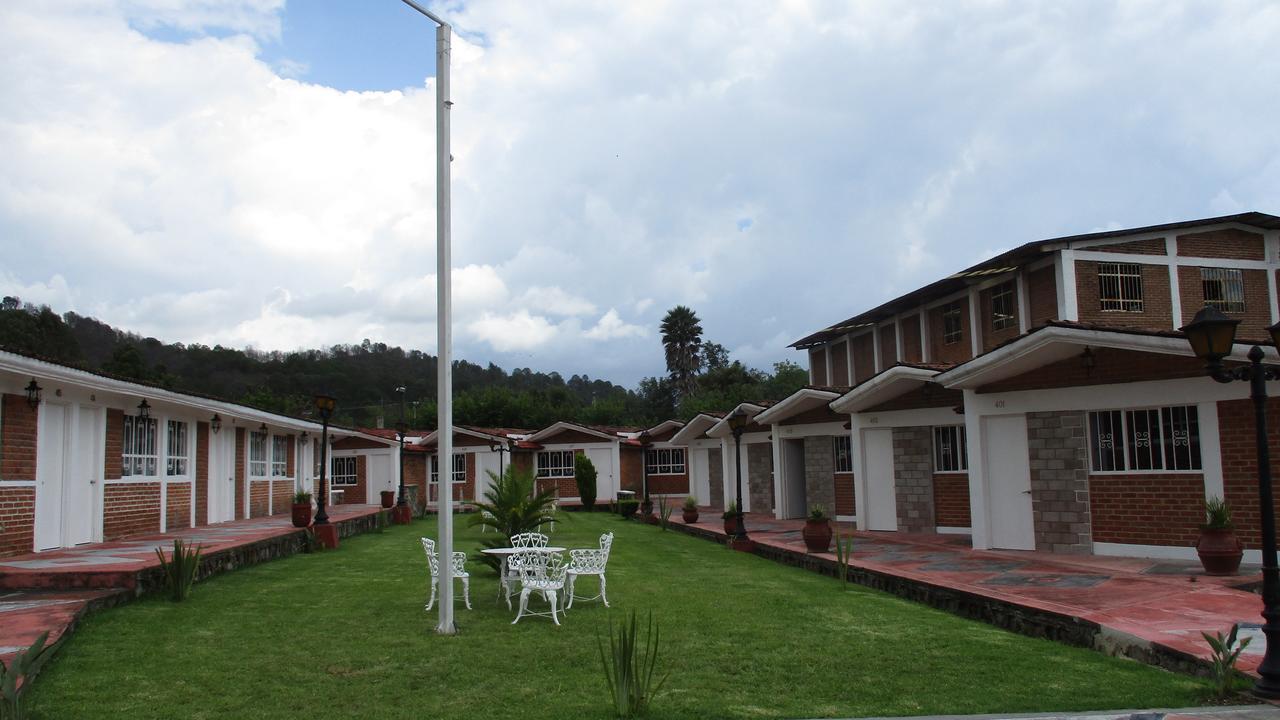 Hotel Villa Monarca Inn Zitacuaro Exterior photo