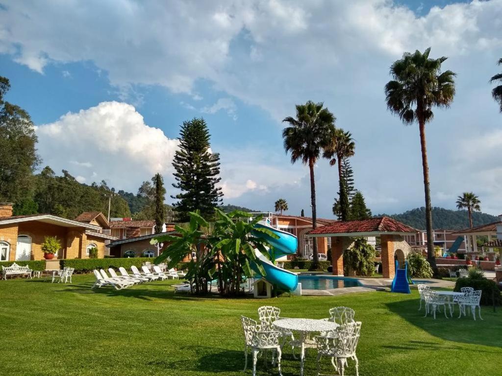 Hotel Villa Monarca Inn Zitacuaro Exterior photo