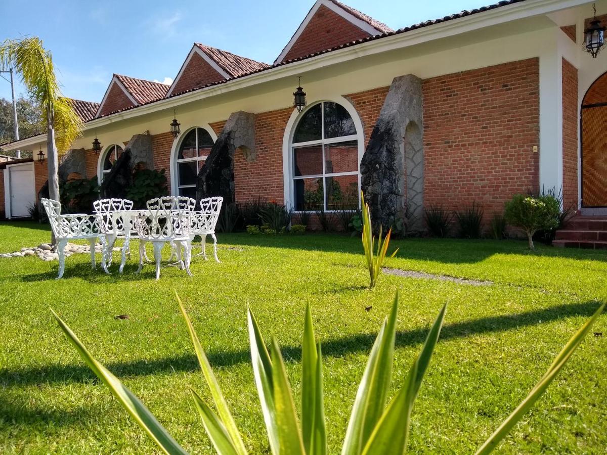 Hotel Villa Monarca Inn Zitacuaro Exterior photo